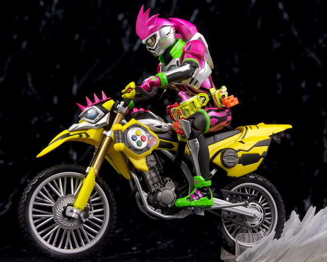 S.H.フィギュアーツ 仮面ライダーレーザー バイクゲーマー レベル2