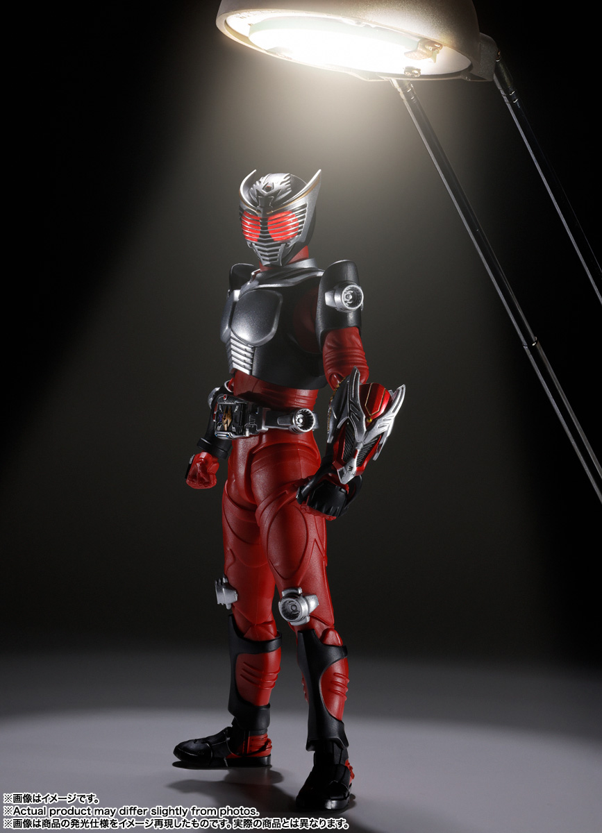 S.H.Figuarts（真骨彫製法） 仮面ライダー龍騎│株式会社BANDAI