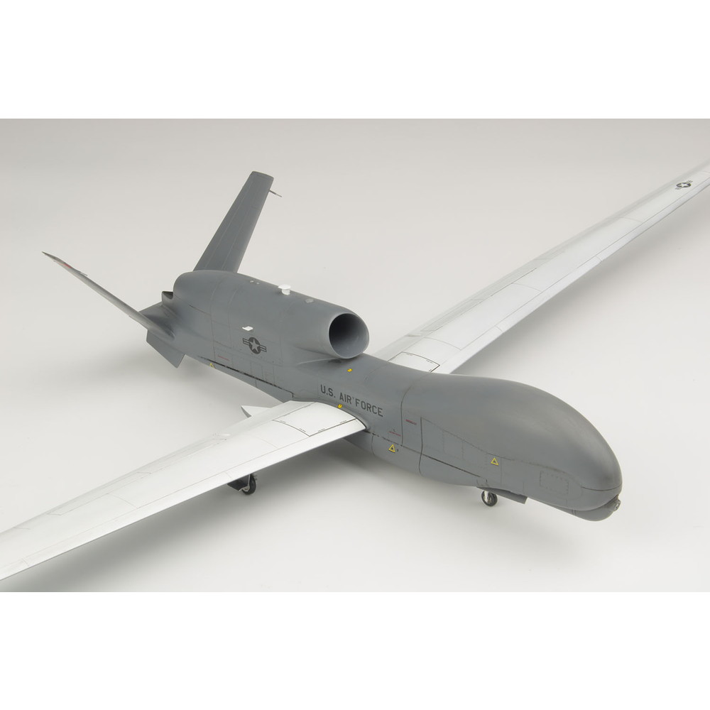 プラモデル :: 飛行機 :: アメリカ空軍 無人偵察機 RQ-4Bグローバル