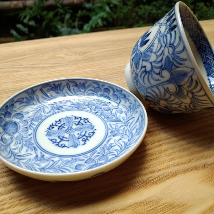線描 湯呑 伊万里 染付 花紋 唐草文 生活骨董 日々の器 日本の古いもの