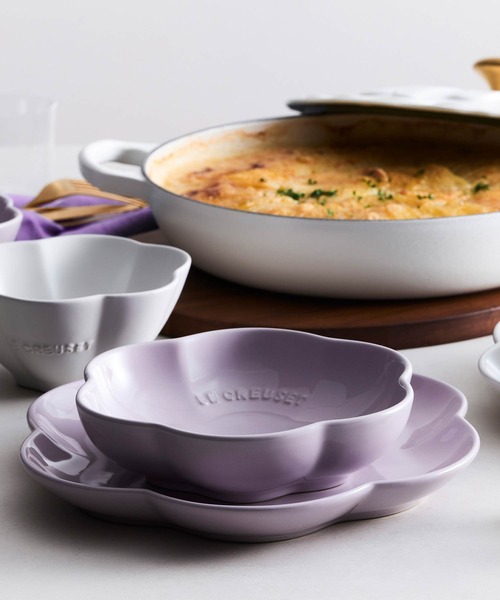 Le Creuset（ルクルーゼ）の「スフィア・ラウンドフラワー・プレート