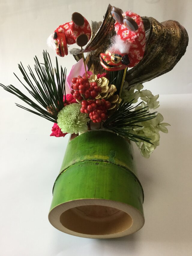 竹のお正月アレンジ | iichi 日々の暮らしを心地よくするハンドメイド