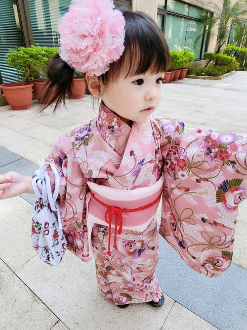 送料無料】台湾 エンジェルニーナ手作り子供着物、和風、花と鶴の