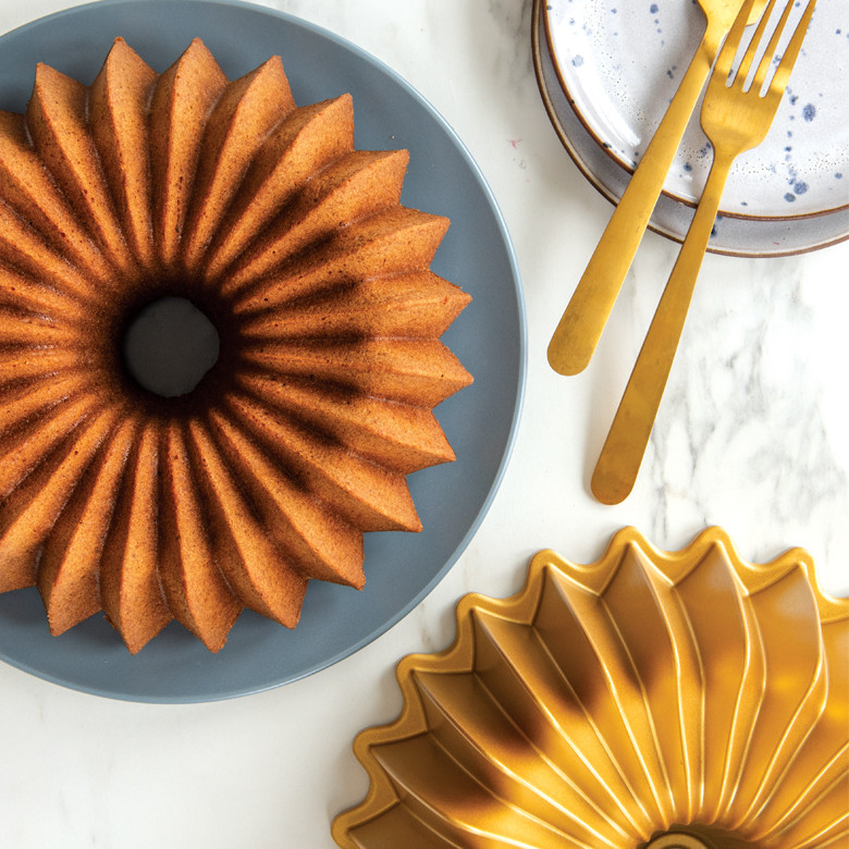 Brilliance Bundt® Pan | Cast Aluminum Bakeware | Nordic Ware