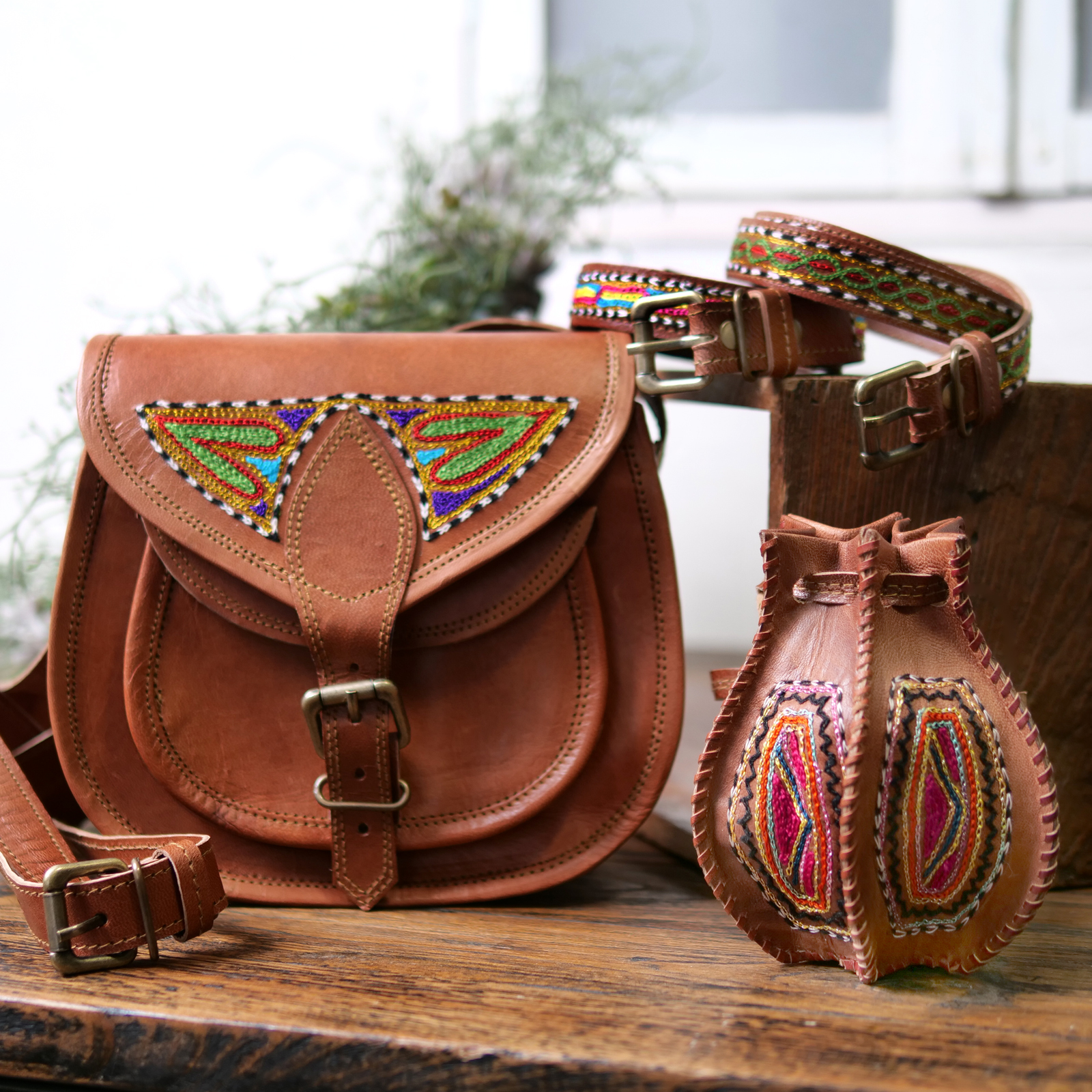 NEW 山羊革刺繍バッグ、ベルト