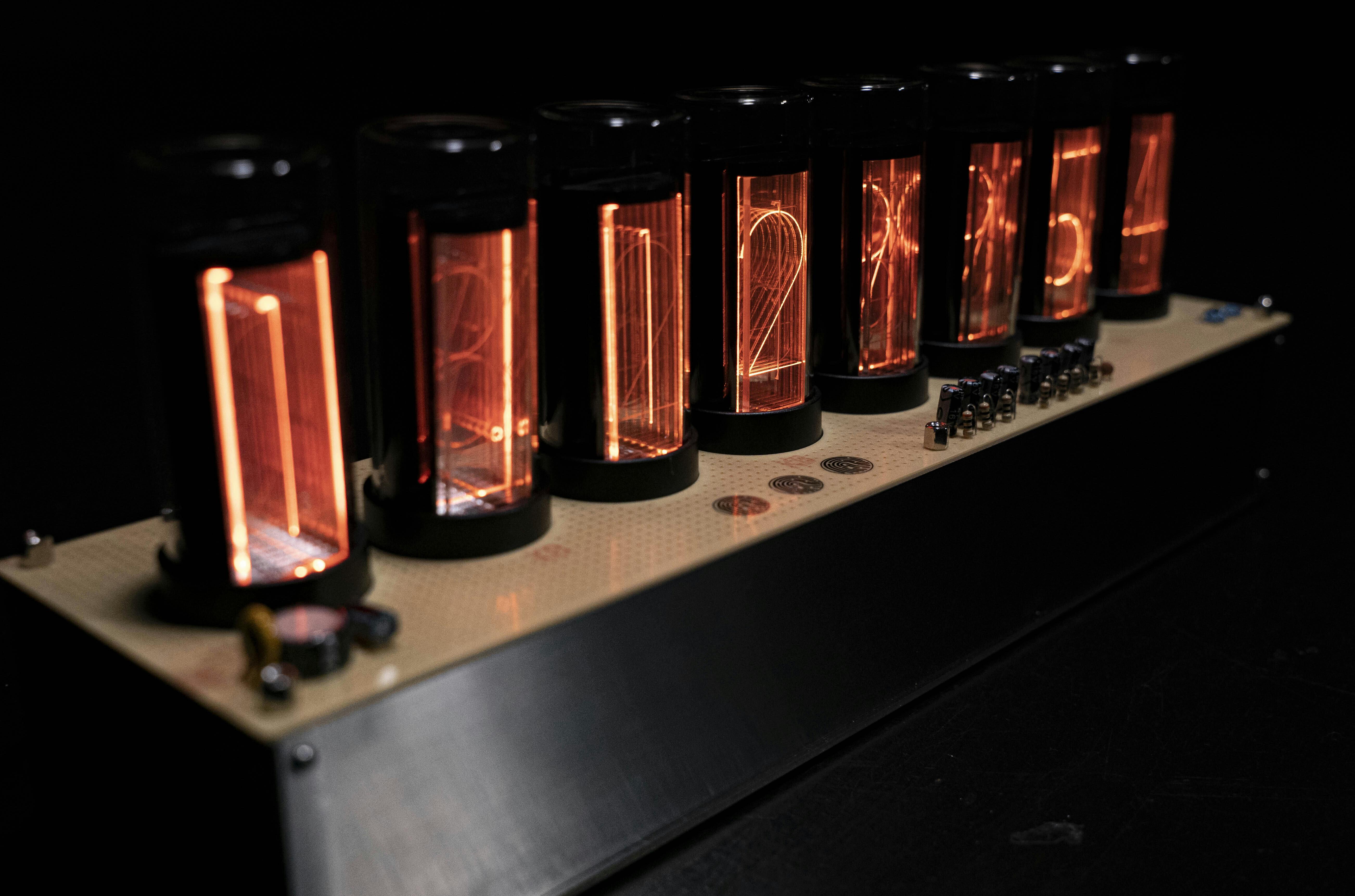世界線の変動率もわかるかも？ ニキシー管をLEDで忠実に再現したレトロ