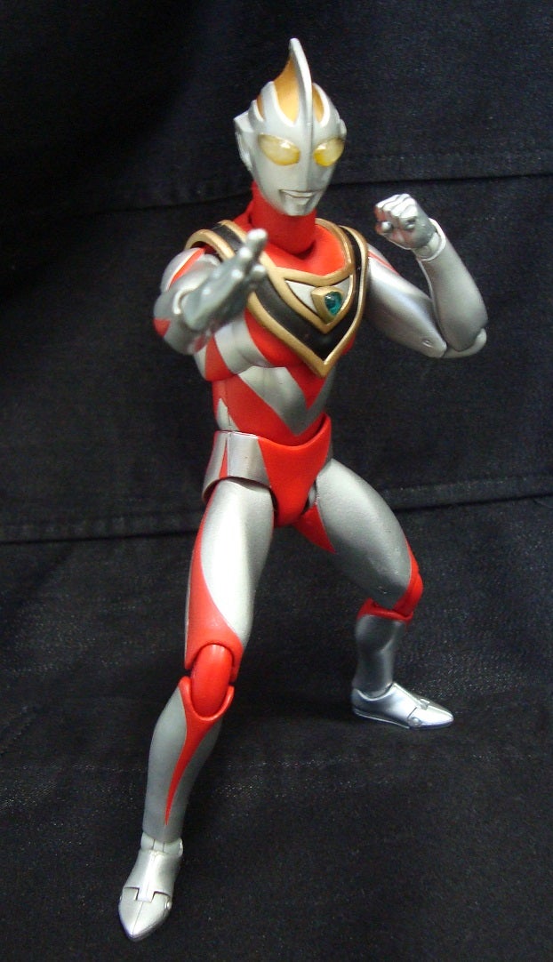 ULTRA-ACT ウルトラマンガイアV2＆光臨エフェクト レビュー | 徒然なる