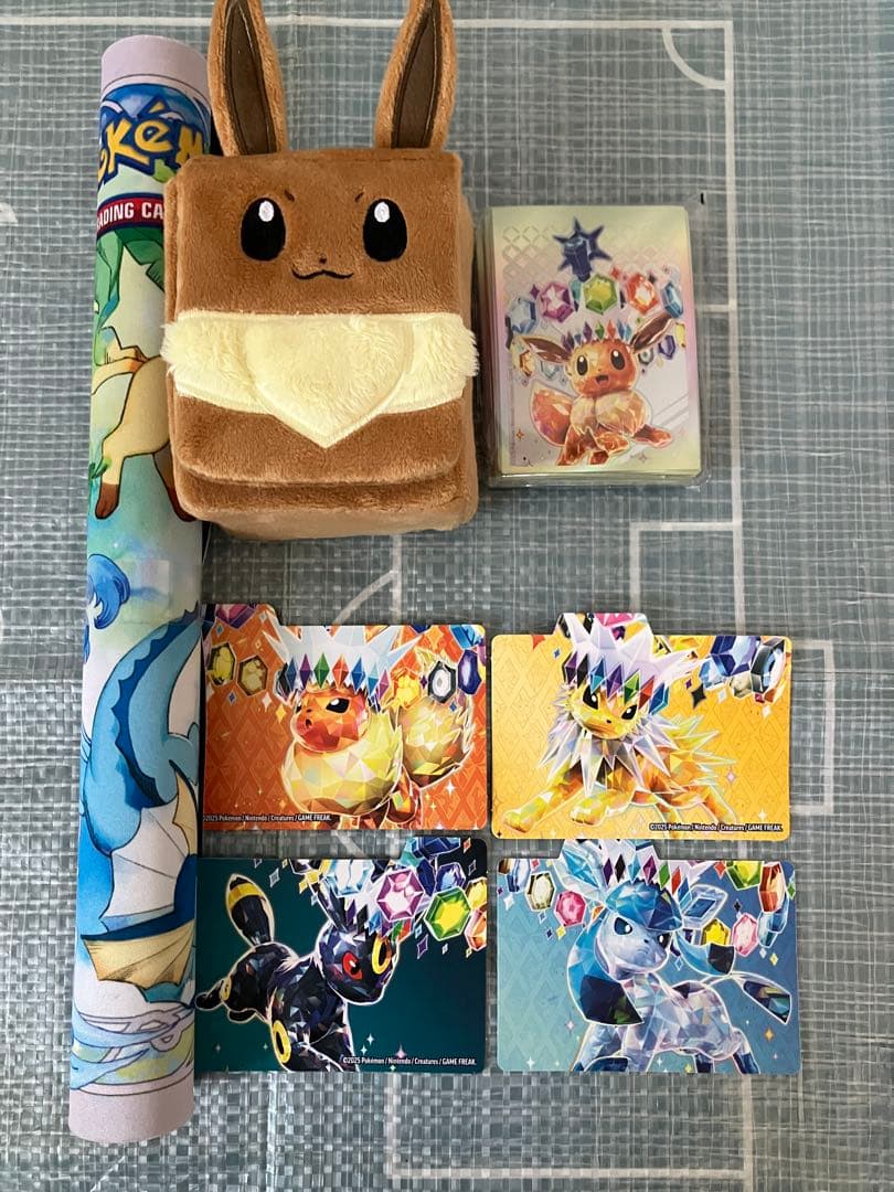 ポケモンカード　海外　プレイマット　デッキケース　デッキシールド　イーブイ ポケモンカードゲーム 海外限定 プレイマットケース イーブイズ (中国