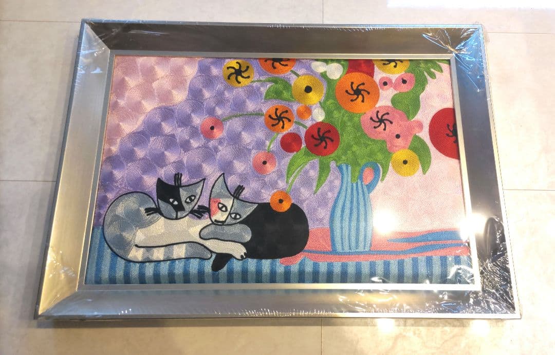 刺繍　絵画　花と猫 我が家の猫をモデルに作品を作ってほしい」とご依頼を頂き制作しました