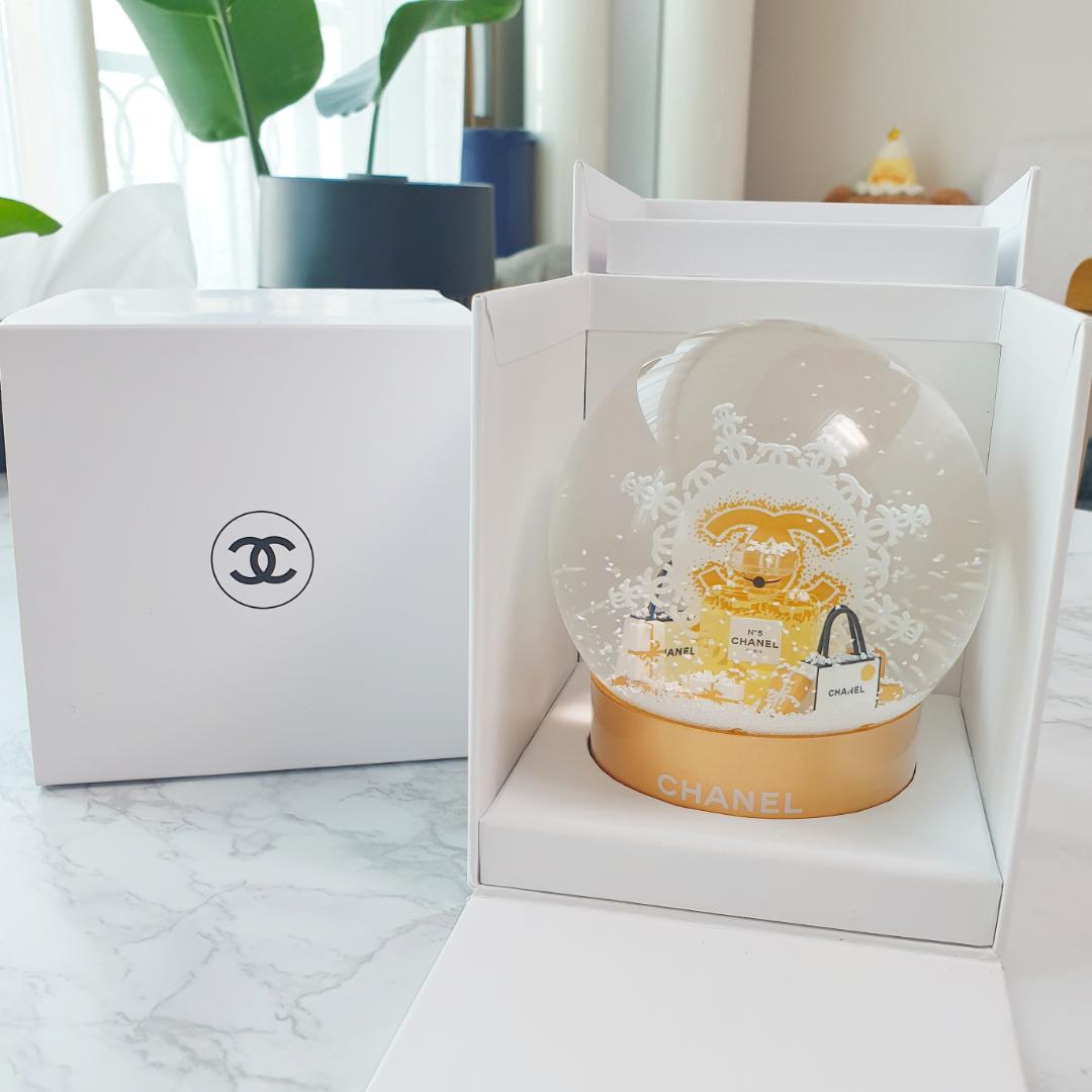 CHANELシャネル 2024スノードーム 海外限定 非売品 正規品 CHANEL（シャネル） スノードーム 2024年顧客限定 ガラス クリア