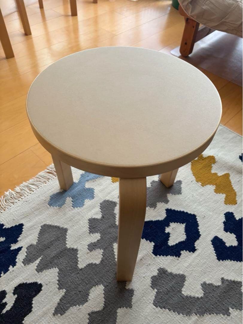 Artek Stool 60 3本脚 scope リノリウム アーモンド 楽天市場】【1点購入につきアルテックノベルティプレゼント