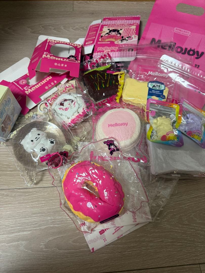 激レア初期品ありmellojoy スクイーズ　MOMOスクイーズなど Momoスクイーズ 公式サイト